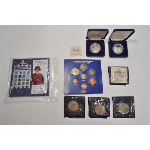 81 - Group of coins/medallions to include Royal Mint 1994 Barbados Silver proof $5, 2001 centenary £5 coi... 