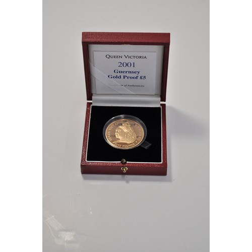 156 - A 2001 Queen Victoria Guernsey gold proof £5 coin, limited edition of 300.