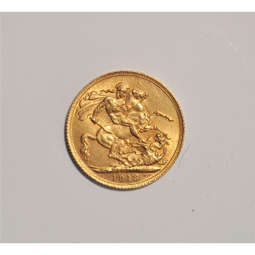 160 - 22ct gold sovereign coin, George V, 1913. Approx weight 8g