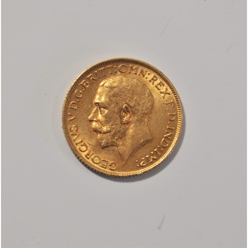 160 - 22ct gold sovereign coin, George V, 1913. Approx weight 8g