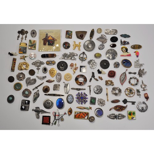 188 - A group of vintage and retro brooches of different shapes and designs to include, Herman Siershol br... 