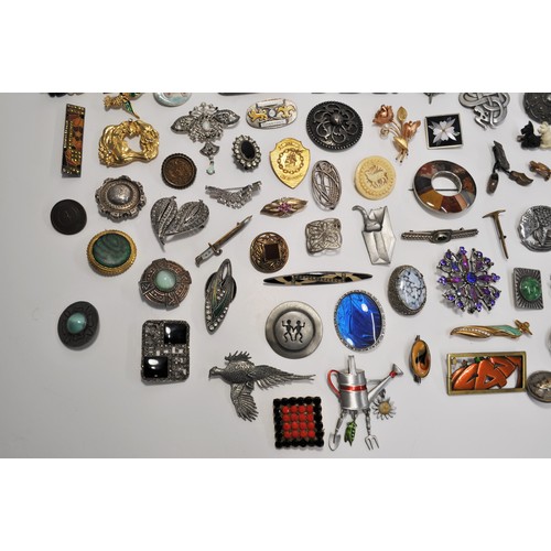 188 - A group of vintage and retro brooches of different shapes and designs to include, Herman Siershol br... 