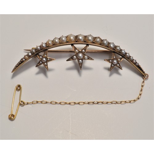 196 - 15ct gold sweetheart brooch consisting of seed pearls in star design. approx gross weight 6.7g