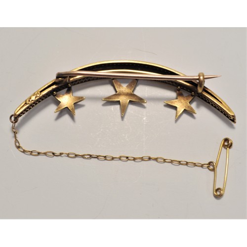 196 - 15ct gold sweetheart brooch consisting of seed pearls in star design. approx gross weight 6.7g