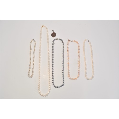 204 - Pearl and synthetic pearl necklaces (x5) together with a silver pendant stamped 925