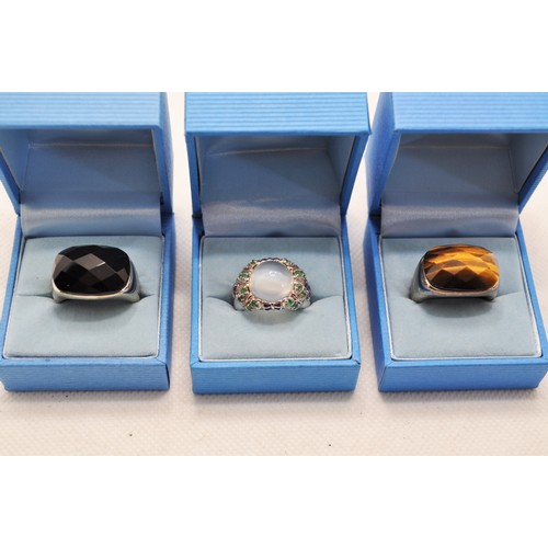 228 - A collection of 5 silver rings together with one silver necklace approx. sizes T and Q. All marked 9... 