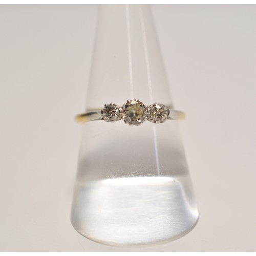 243 - 18ct yellow gold solitaire diamond ring, hallmarked Birmingham marked 18ct approx. .25 ct diamond, a... 