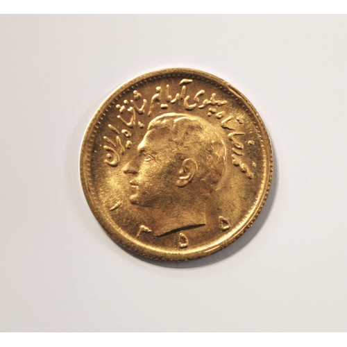 162 - An Iranian 1/2 Pahlavi 1977 gold coin, approx weight 4.07g