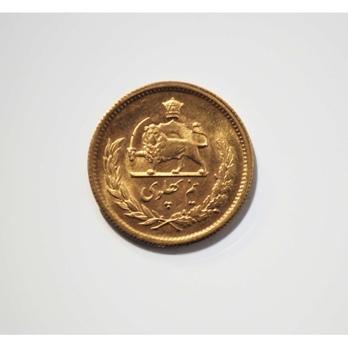 162 - An Iranian 1/2 Pahlavi 1977 gold coin, approx weight 4.07g