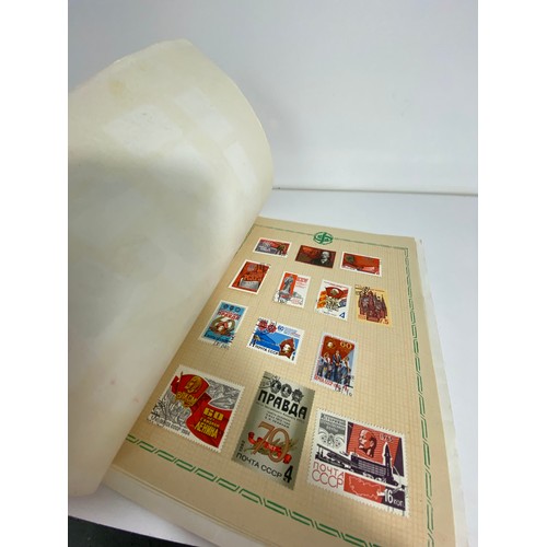 33 - Various Stamp albums containing a mix of UK and stamps from around the world as follows:
x4 UK and B... 