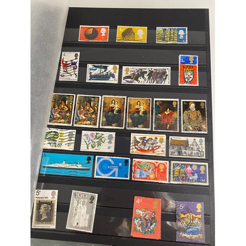 33 - Various Stamp albums containing a mix of UK and stamps from around the world as follows:
x4 UK and B... 