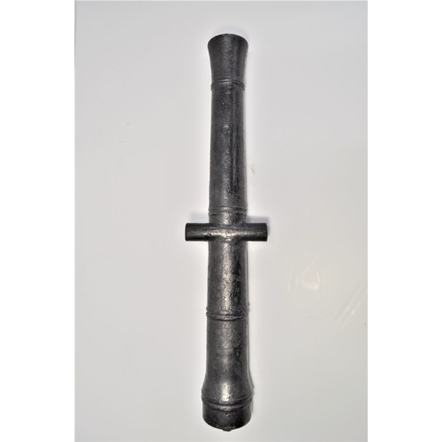 83 - Cast Iron Ship's Ballwark bow chaser swivel cannon bore of 1 inch, measuring 58cm in length together... 