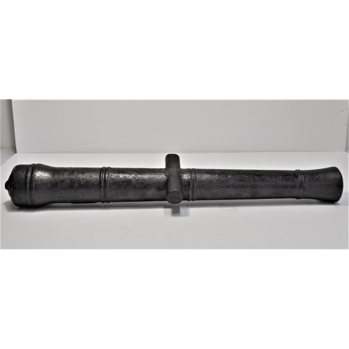 83 - Cast Iron Ship's Ballwark bow chaser swivel cannon bore of 1 inch, measuring 58cm in length together... 