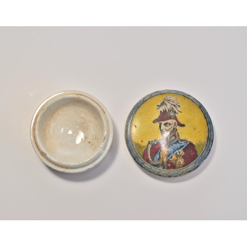 93 - Wellington with cocked hat toothpaste pot marked Toogood London to base. Lid diameter measures 7cm o... 