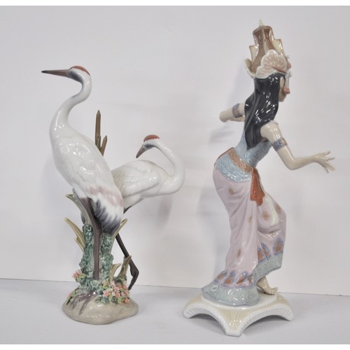 9 - Two Lladro figures - no 1611 the Courting Cranes by sculptor Salvador Devon and model no.6143 the In... 