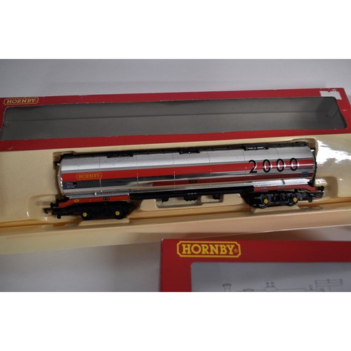 65 - Group of 00 gauge Hornby boxed items -   R2665 328 Loco with figures, R2597 Queen Elizabeth II with ... 