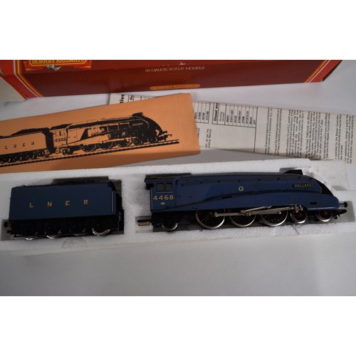 64 - Hornby  R.077 L.N.E.R Class A4 Mallard 4468 in blue, 00 gauge, with box