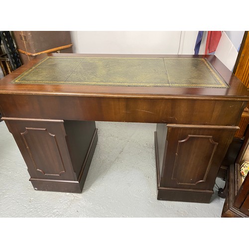 37 - Pedestal desk with leather top, with key AF. See also lot 38