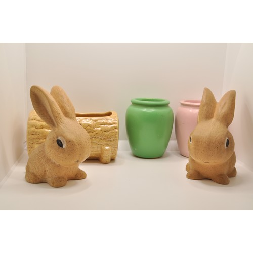 110 - Group of vintage ceramics to include Sylvac log planter, bunnies, Govancroft 5