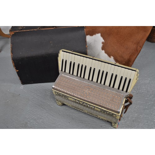 169 - Vintage Casali Verona Italia vintage accordion with mother of pearl deco design,  with case