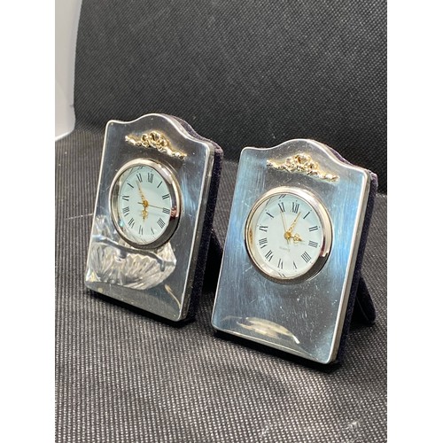 168A - A pair of  easel back clocks, hallmarked London, maker's in Kent Kitney & Co.  Approx H8cm, together... 