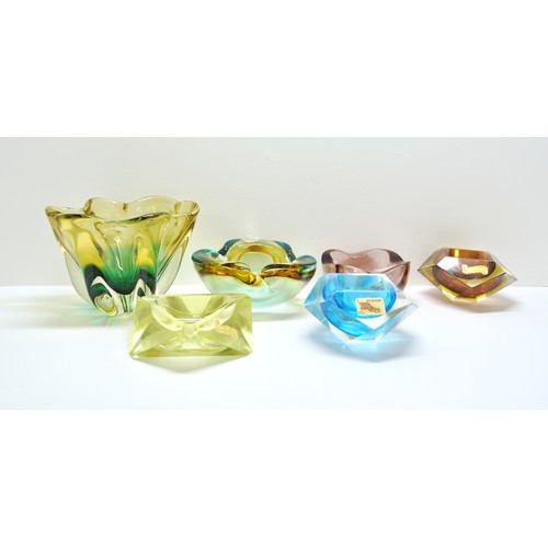 375 - Mixed collection of predominately Murano glassware items, x6 items in total, some with labels