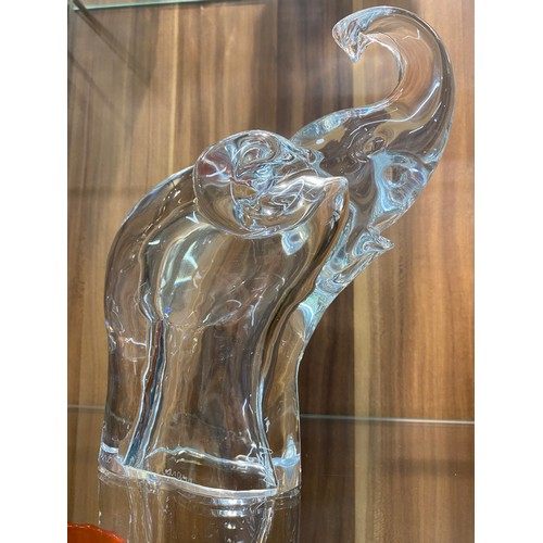 377 - Vintage Murano glass elephant figure, signed Barbini Murano to lower side. Approx  H20cm. x L17cm.