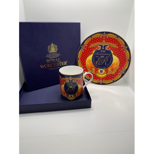 386A - Royal Worcester Commemorative items relating to Coronation of Queen Elizabeth II