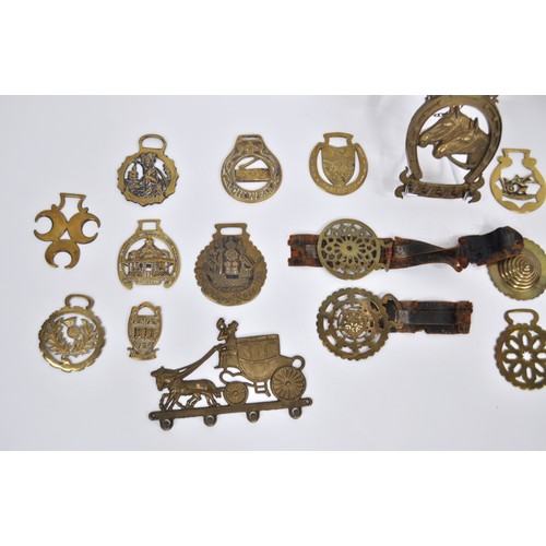 22 - Selection of brassware items to include horse brasses, and other horse-themed items etc.