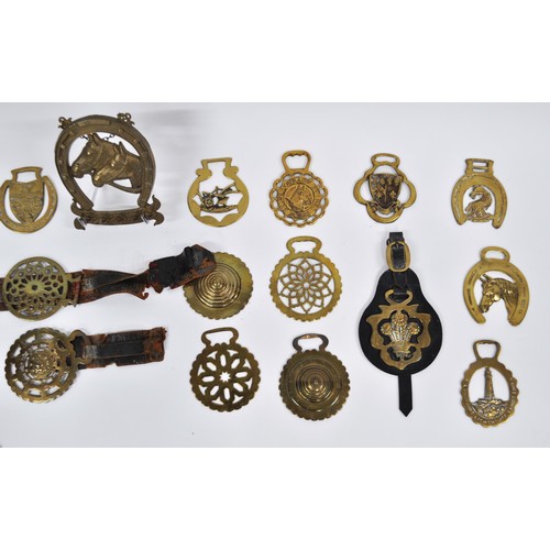 22 - Selection of brassware items to include horse brasses, and other horse-themed items etc.