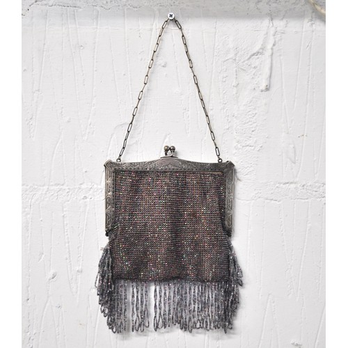 84 - Vintage Art Deco bag with beaded tassel