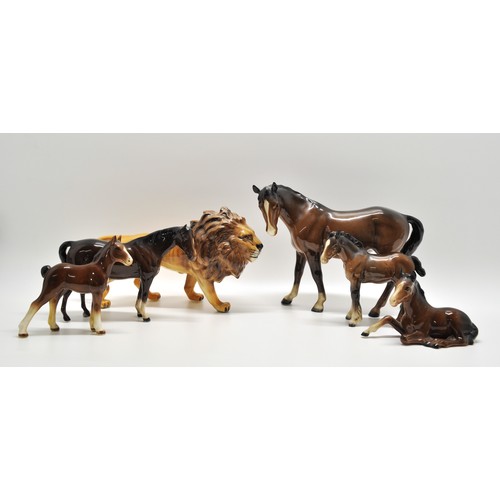 139 - A Beswick lion together with various other Beswick and Doulton horses, ponies and fouls, x6 items in... 