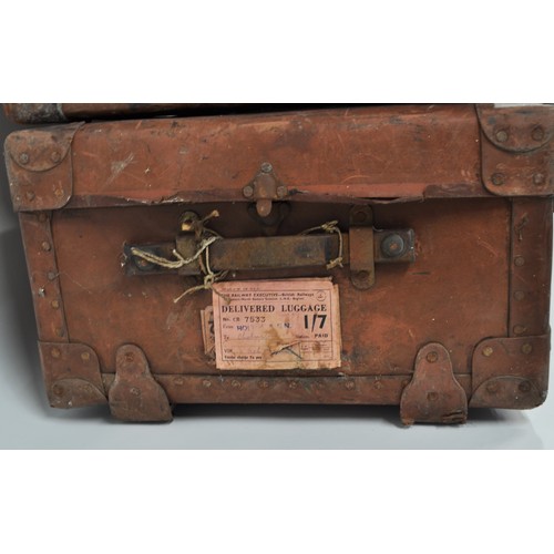 13 - X3 vintage travelling suitcases, Carver & Sons, Globetrotter, with labels.