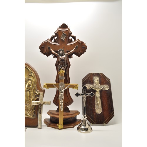 17 - Group of ecclesiastical/religious icon items including musical Crucifix with key, wall plaques & oth... 