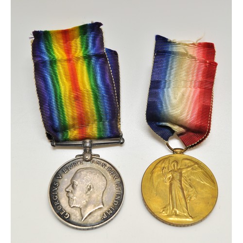 130 - A pair of WWI service medals attributed to 8146 PTE. J. KELLETT 1-LOND. R.