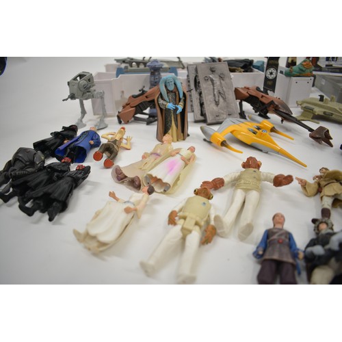 175 - Star Wars Interest - A large quantity of mixed 1990's Star Wars figures, vehicles, and items includi... 