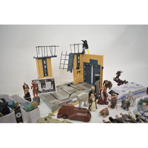 175 - Star Wars Interest - A large quantity of mixed 1990's Star Wars figures, vehicles, and items includi... 