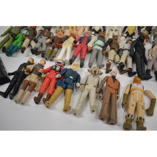 170 - Star Wars - A quantity of vintage Star Wars figures to include Lily Ledy Paploo, C3PO, Surgical Medi... 