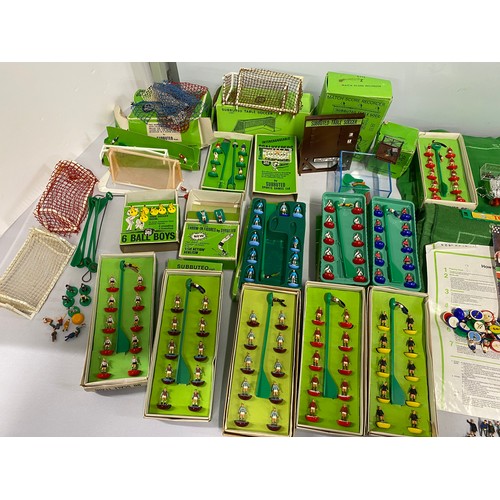 149 - Vintage/retro Subbuteo Table Soccer including pitch cloths, nets, x10 teams, goalkeepers, ball boys,... 