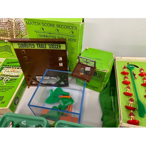 149 - Vintage/retro Subbuteo Table Soccer including pitch cloths, nets, x10 teams, goalkeepers, ball boys,... 