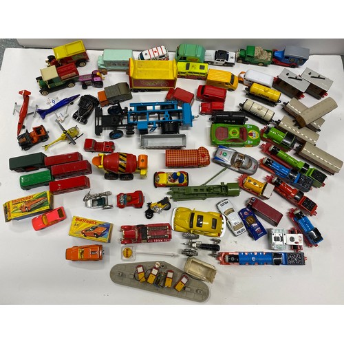 155C - A large quantity of diecast and other mixed cars and vehicles to include  Shell petrol pumps, Thomas... 