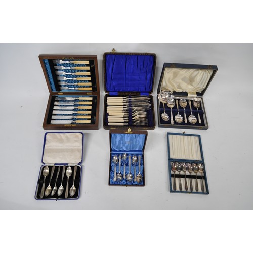 113 - x6 boxed vintage cutlery sets to include desert spoons, teaspoons, to include silver collared bone h... 