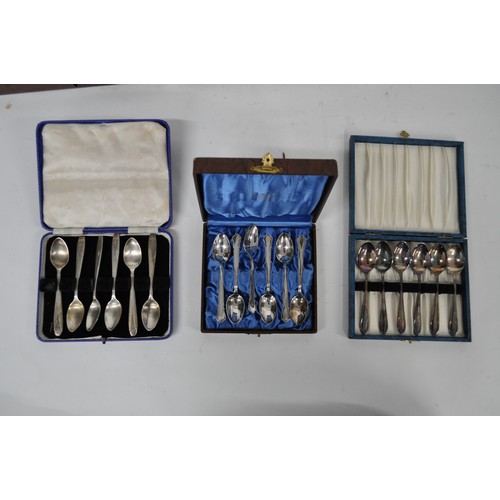 113 - x6 boxed vintage cutlery sets to include desert spoons, teaspoons, to include silver collared bone h... 