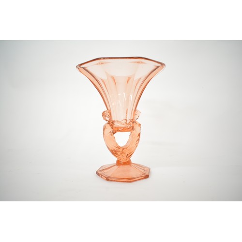 199 - Art Deco glassware items consisting of vases