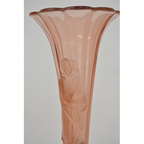 199 - Art Deco glassware items consisting of vases