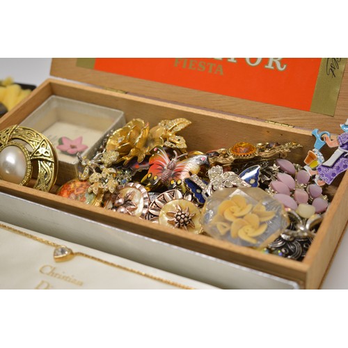 321 - A large collection of costume jewellery items to include Christian Dior Bijoux heart necklace, vinta... 