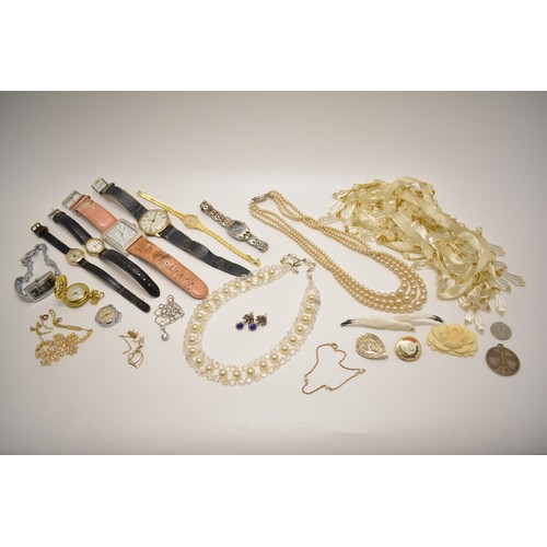 322 - Mixed costume jewellery items to also include some items stamped 925 silver and a necklace and brace... 