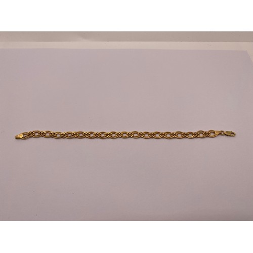 299C - 9ct yellow gold link bracelet, stamped 375 Italy, approx weight 3.85