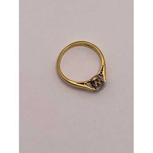 297 - 18ct yellow gold ring with stunning Solitaire diamond in raised claw setting of approx 0.50ct. Size ... 