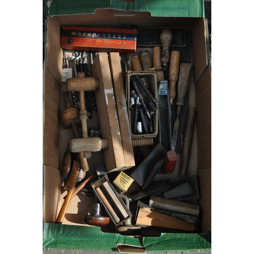 219 - carpenters tools, wood chisels etc.